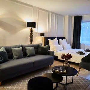R B Business Am Flughafen Fuer 1-5 Personen - Ideal Fuer Geschaeftsreisende Und Familien - Kueche - Waschtrockner - Smart Tv Apartment Hamburg